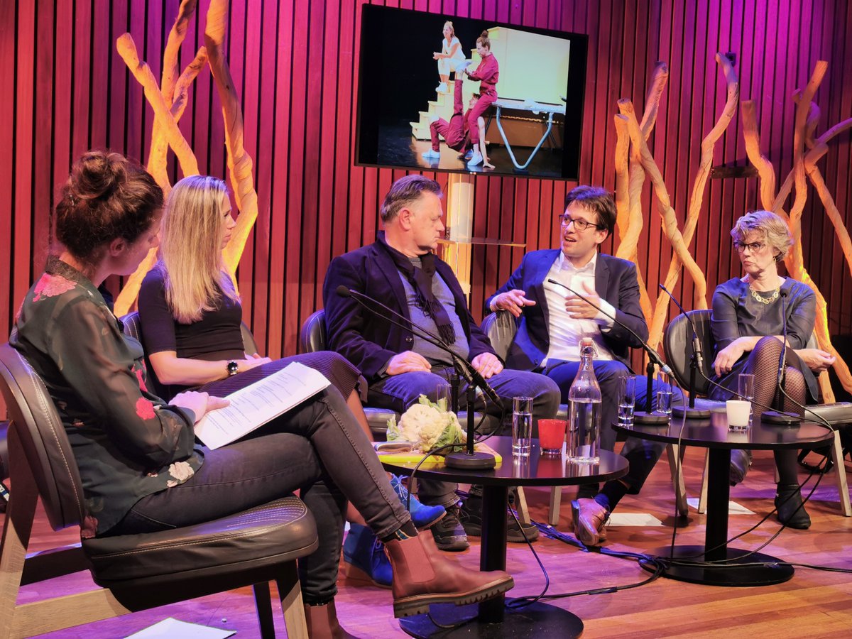 Waarom die bloemkool? Bijgedragen aan het inspirerende contextprogramma bij de voorstelling Zenuwslopend van Ilse Oostvogels <a href="/Parktheater/">Parktheater</a>. Deze voorstelling is een aanrader voor iedereen met interesse in MS, zie: ilseoostvogels.com/zenuwslopend. #erasms erasms.nl