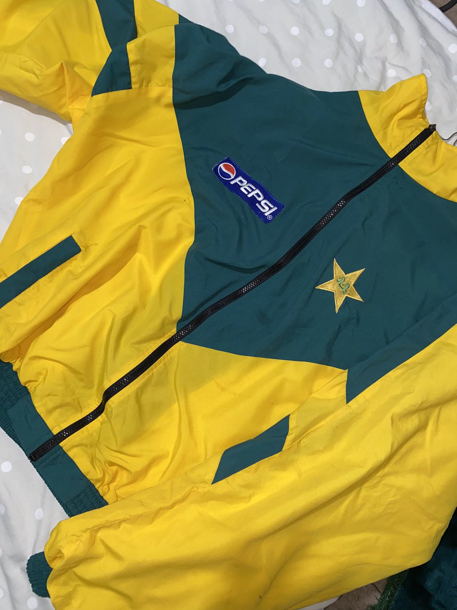 EbbaQ's tweet photo. Guess what we found - Recognise this ? @TheRealPCB #oldisGold #PakistanTeamKits #ShellSuits https://t.co/3DFUdhnELx