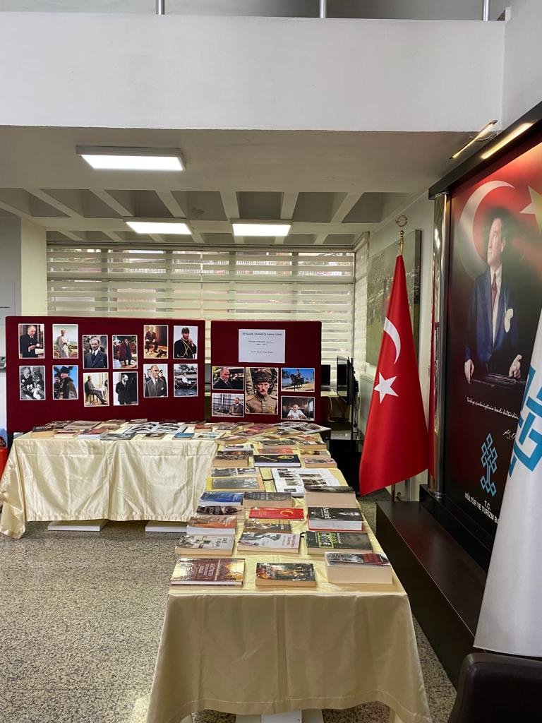 “Benim naçiz vücudum, bir gün elbet toprak olacaktır. Fakat Türkiye Cumhuriyeti, ilelebet payidar kalacaktır.”
 Mustafa Kemal Atatürk
    
Saygıyla ve özlemle anıyoruz...
 
#10Kasım