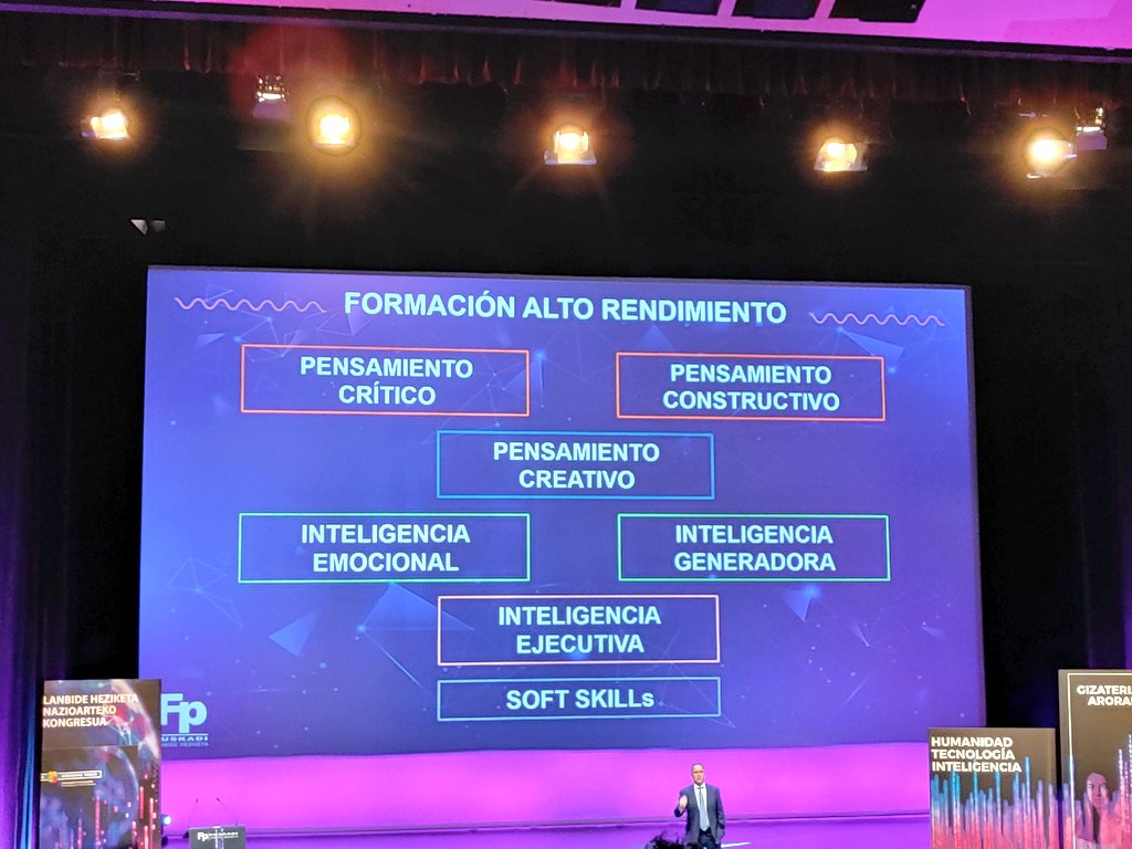 oscarboluda's tweet photo. Con @jarevalo_FP la importancia de formar profesionales con talento además de competentes @FPeuskadi #FPeuskadi https://t.co/yqJSRsLtiO