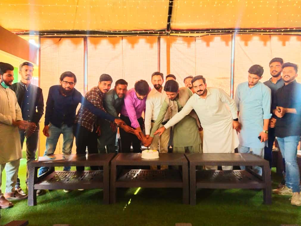 Mustafavi Students Movement MUL organized a function on the occasion of Iqbal Day as a title'Taswur-e-Iqbal' 
MSM Minhaj University students also participated in large numbers.
A cake was also cut on the occasion of Iqbal Day at the end of the ceremony.
#IqbalDay2021