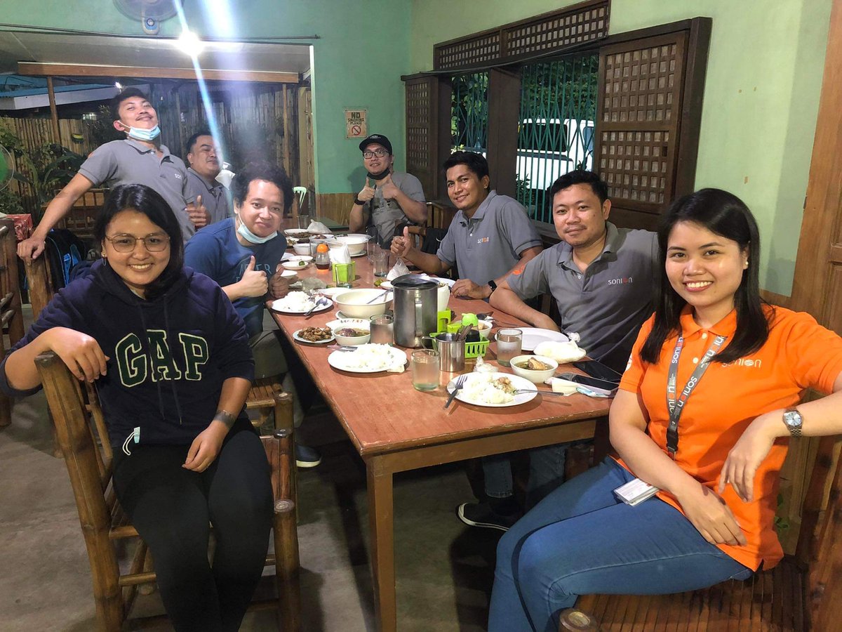 Sedemocin18's tweet photo. Busog lusog😊😊😊
#bulalo
#thanks and congrats @ximberlee https://t.co/IZ8wsbFzKZ
