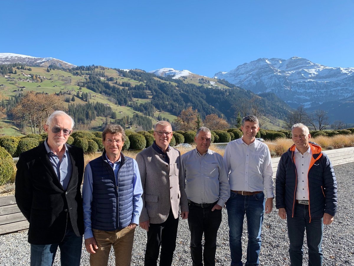 lenksimmental's tweet photo. Die beiden Tourismusorganisationen TALK und Lenk-Simmental Tourismus unterzeichneten am 8. November 2021 eine Kooperationsvereinbarung. Damit wird die Vereinbarung von 2017 abgelöst und die Zusammenarbeit unter neue Vorzeichen gestellt.
Weitere Infos: ➡️ https://t.co/tGMqLUT5v6 https://t.co/mmpcCHQqla