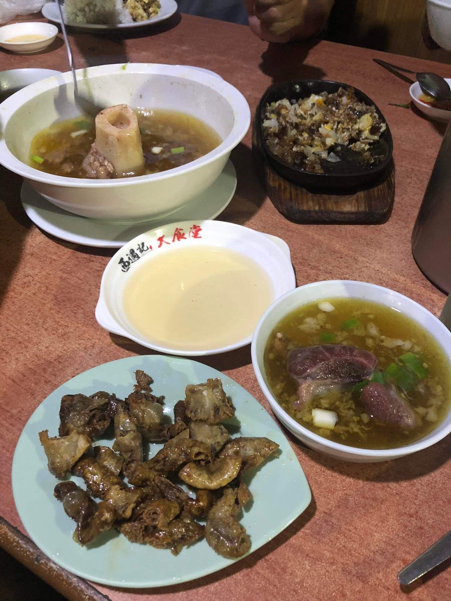 Sedemocin18's tweet photo. Busog lusog😊😊😊
#bulalo
#thanks and congrats @ximberlee https://t.co/IZ8wsbFzKZ