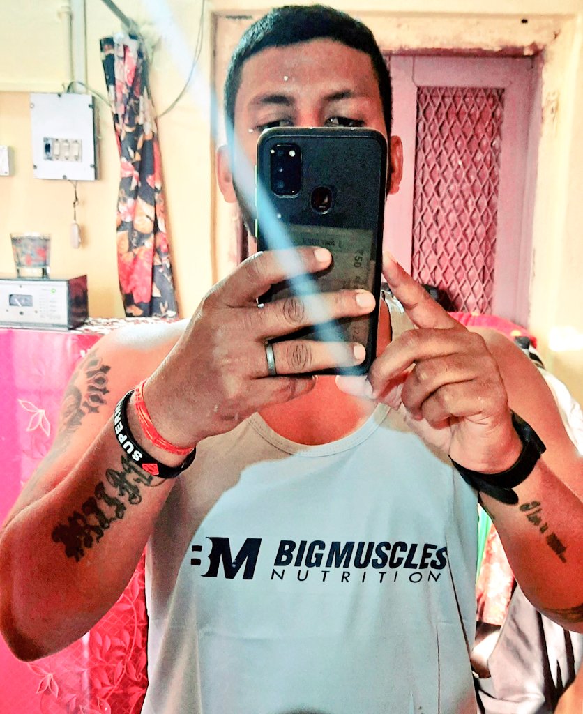PritamM83171996's tweet photo. Thankyou❤ @BigMusclesNutri for this lovely GYM VEST 🥂 https://t.co/9t3tzS5X0K