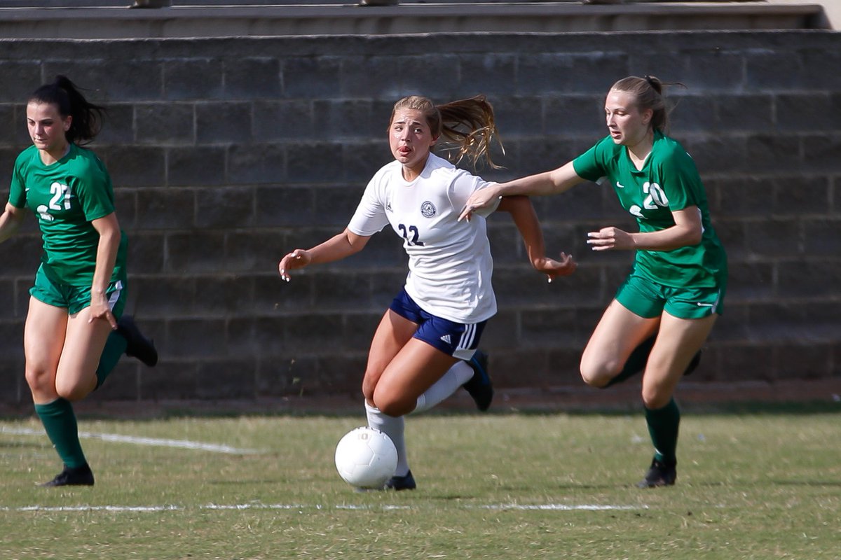 PaladinsFCS's tweet photo. Paladin Nation: It’s @NCAA National Letter of Intent Day!

Join us at 12:30 pm as we celebrate with @CateHardin and the Hardin family on Cate’s commitment to play soccer at @UGASoccer❗️
🔴🐶⚽️⚫️ #GoDawgs 🐾 #GoFCSPaladins @FellowshipCS @FCS_Recruiting https://t.co/QAKdn7r0Kl