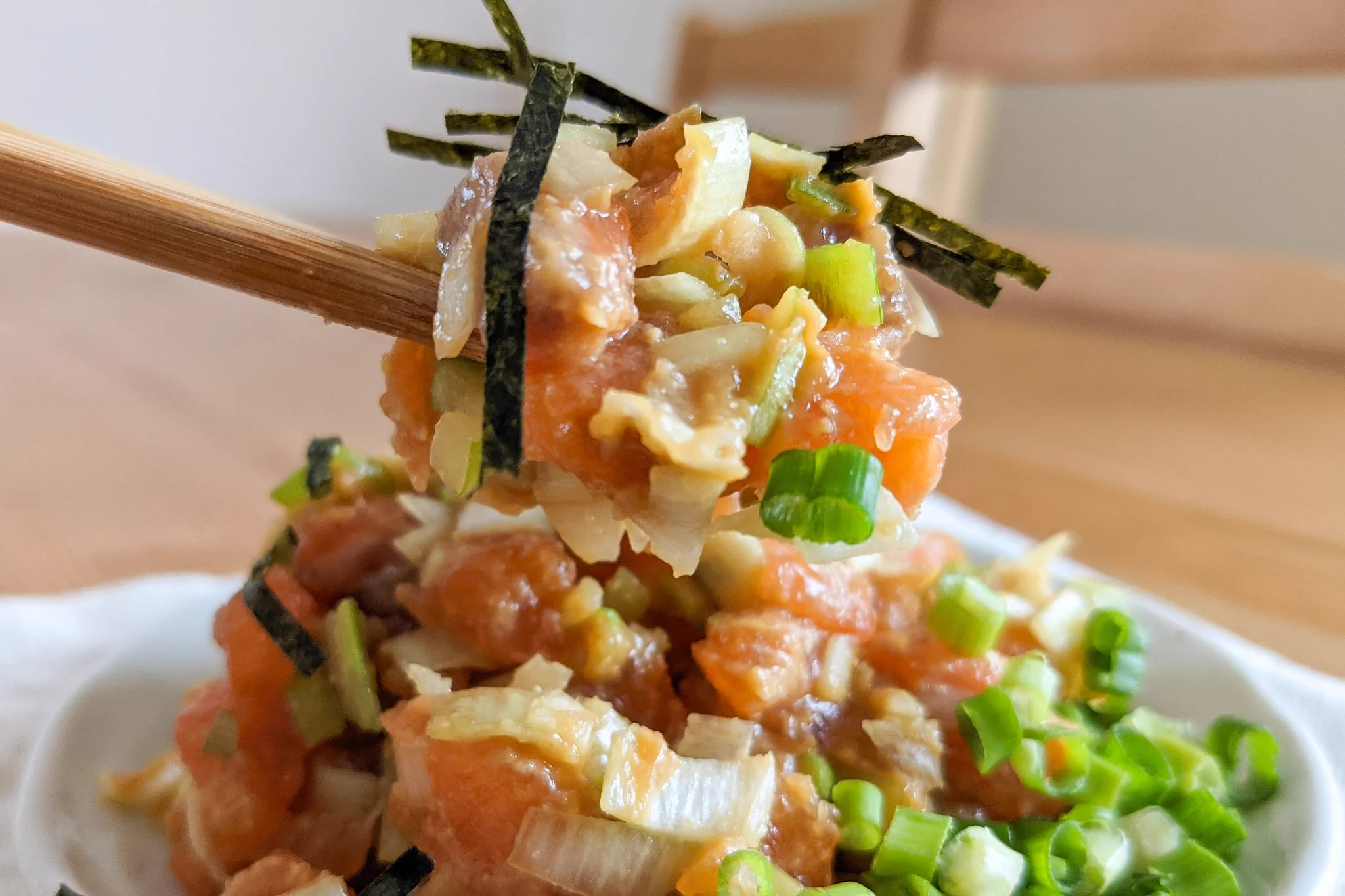 ポン酢やレモン汁の酸味がサーモンとよく合いそう！簡単2ステップで作れるお家居酒屋レシピ！