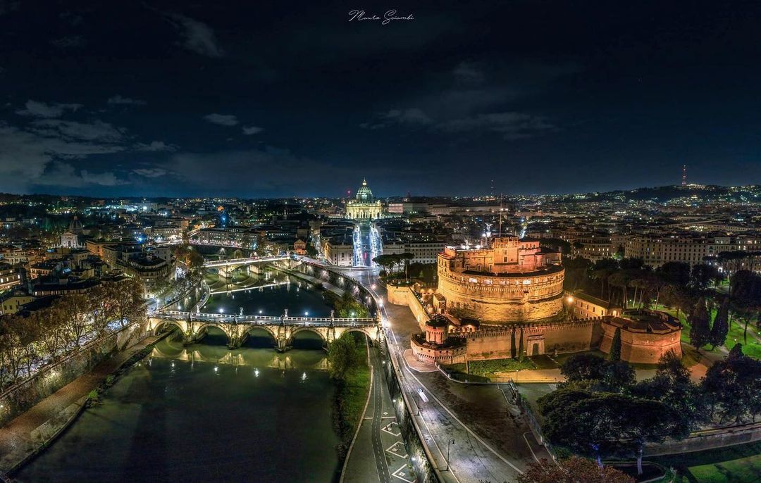 Turismoromaweb's tweet photo. Non potrai vedere mai nulla superiore di Roma
(Orazio)

You will never see anything greater than Rome
(Orazio)

📸 di maurosciambifilms via IG

#VisitRome https://t.co/1hkGFDMJZU