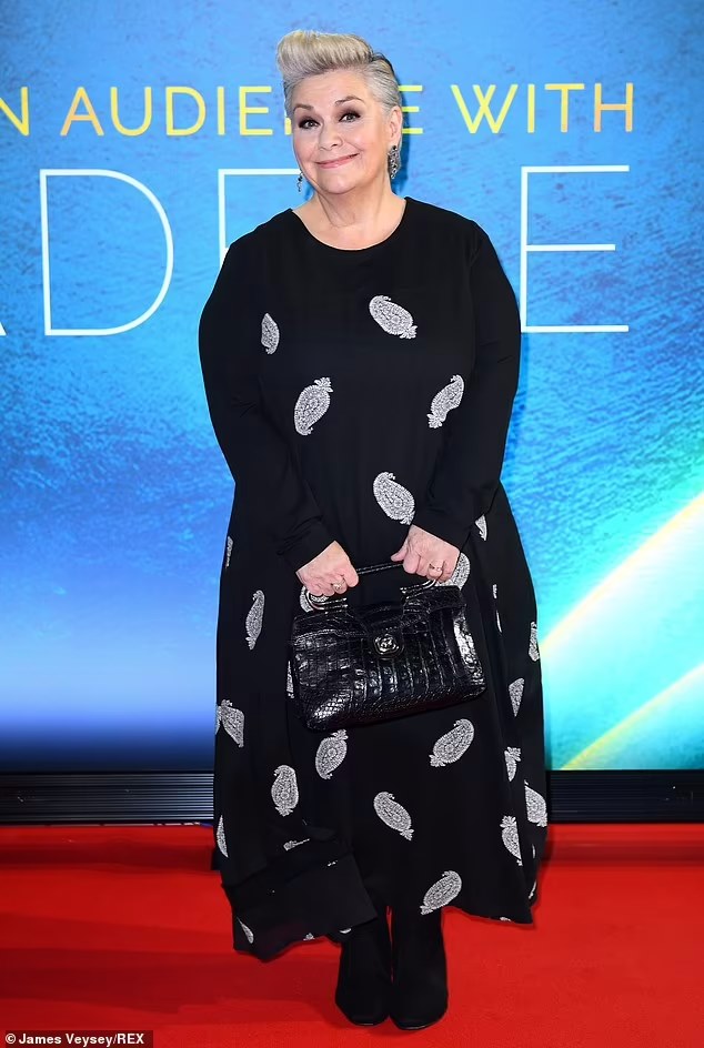 BeigePlus's tweet photo. The wonderful @Dawn_French , looking amazing in our Piero Moretti Paisley Dress at @AdeleAccess long-awaited show at the London Palladium on Saturday! Shop her look now - https://t.co/Ye0LcntR1L... ❤ #dawnfrench #luxuryfashion #beigeplus #curvefashion #luxuryretailer #london https://t.co/5zxp7uwWKo