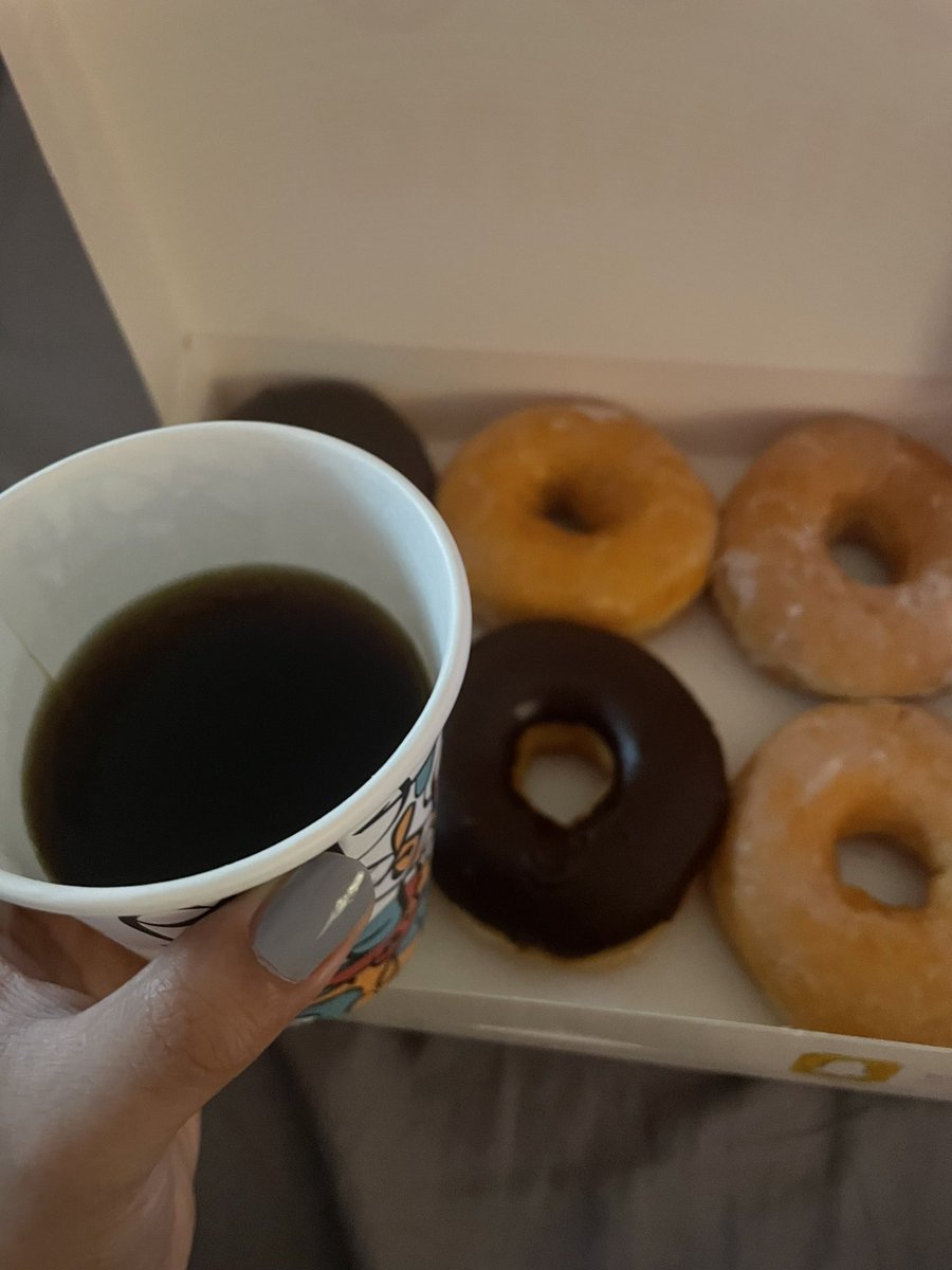 qd2sw's tweet photo. انا و انتي و بس ☕️🤍 https://t.co/GF5ouO1zoq