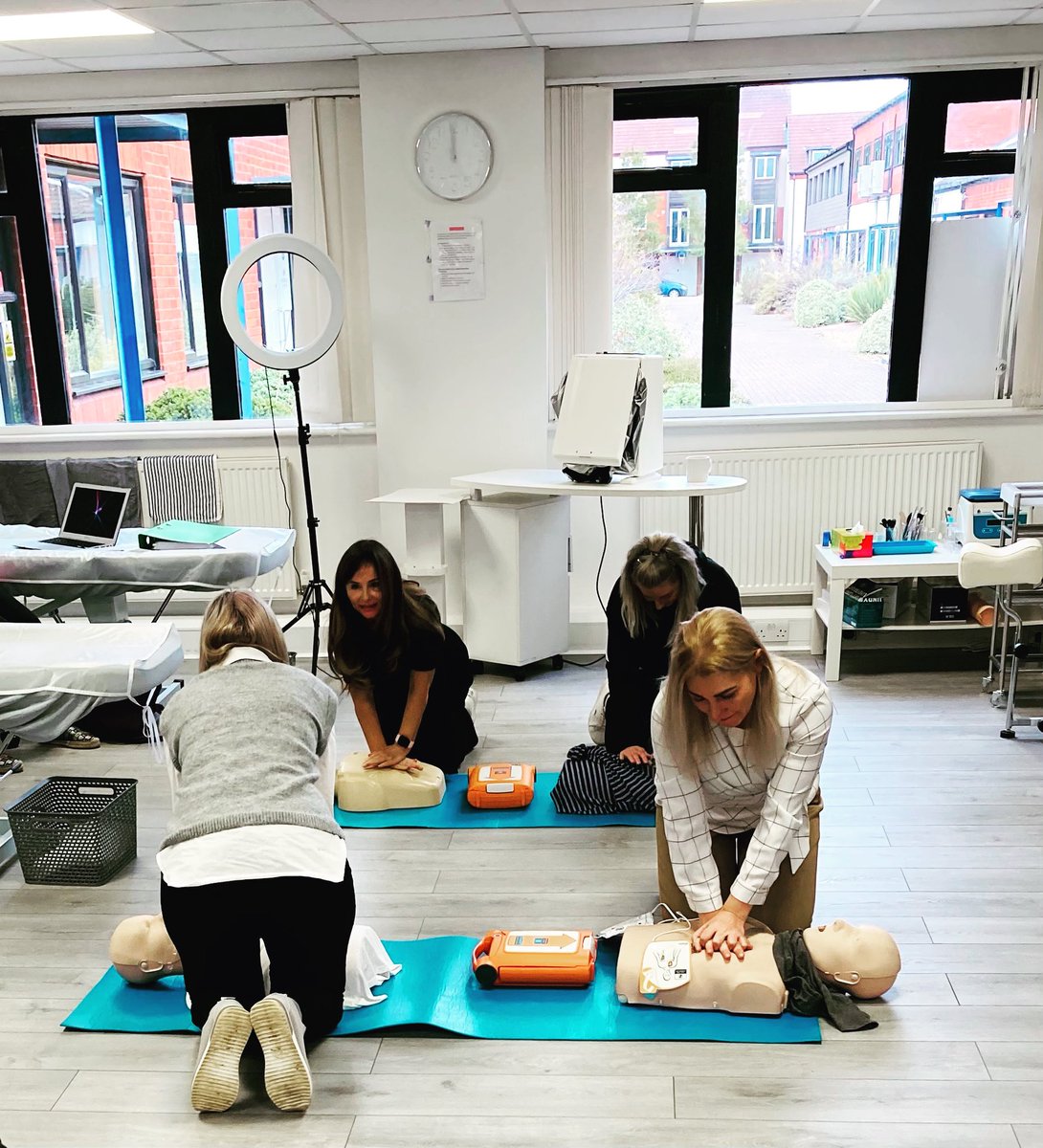 stepfirstaid's tweet photo. #CPR course ! https://t.co/2y7roBAst0