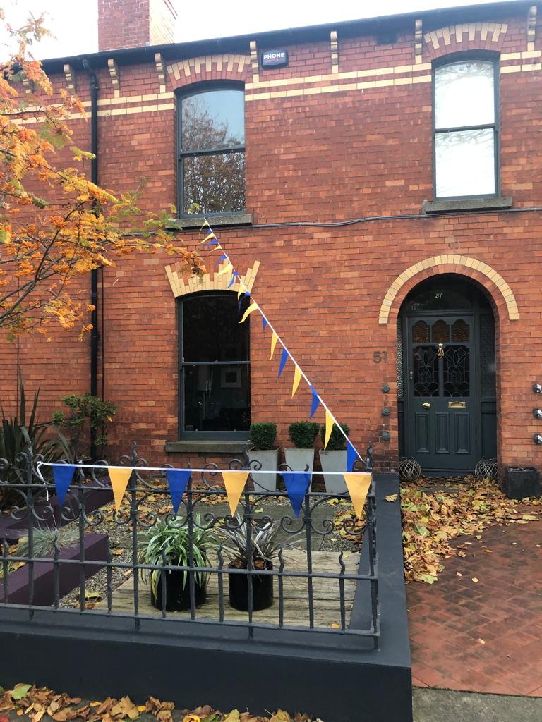 clgNaFianna's tweet photo. Great to see club colours going up all over the community! Let's aim to turn the northside saffron + blue 💪
Please #GetYourColoursOut in support of our senior hurlers this weekend #GoAheadDSHA #NaFiannaAbu 💛💙 https://t.co/56UKzitp10