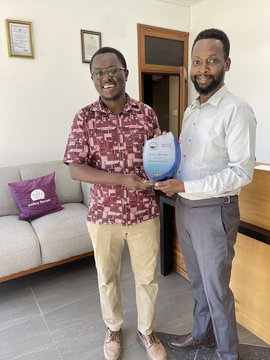 policy_F's tweet photo. #HappeningNow This award was handed out by the Executive Director of Policy Forum @Semkae to @Udadisi @ChambiChachage as recognition and appreciation towards his outstanding support in extractive work. The award was initially presented by @HakiRasilimali at #CSOWeek2019 https://t.co/au8op65mBv