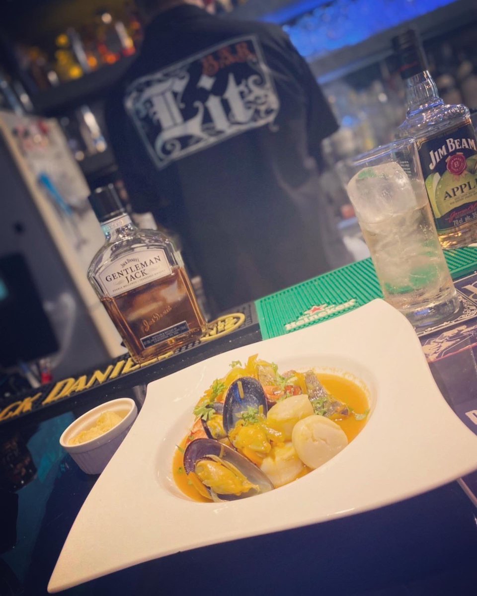 LitBar2's tweet photo. こんばんはー！
Bar Litです。

ゴディバコーヒーと濃厚プリンで
疲れた身体に甘いご褒美あげませんか？
カフェが好きな方でも楽しめるお酒ご用意してます✨

#埼玉
#春日部市
#春日部西口
#Bar
#フランス料理
#パスタ
#ステーキ
#煮込み
#スイーツ
#スコッチ
#バーボン
#ワインバー
#デート
#ディナー https://t.co/PNvXbYz1zY