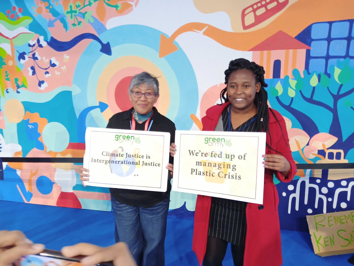 CEJADKenya's tweet photo. Today @CEJADKenya joined @brkfreeplastic campaign at #COP26 to demand for the ban of Plastics.
Our message was ,we are tired of managing Plastic crisis.
@GAIAnoburn
#SupfreeEAC https://t.co/WnTv1BtqUx