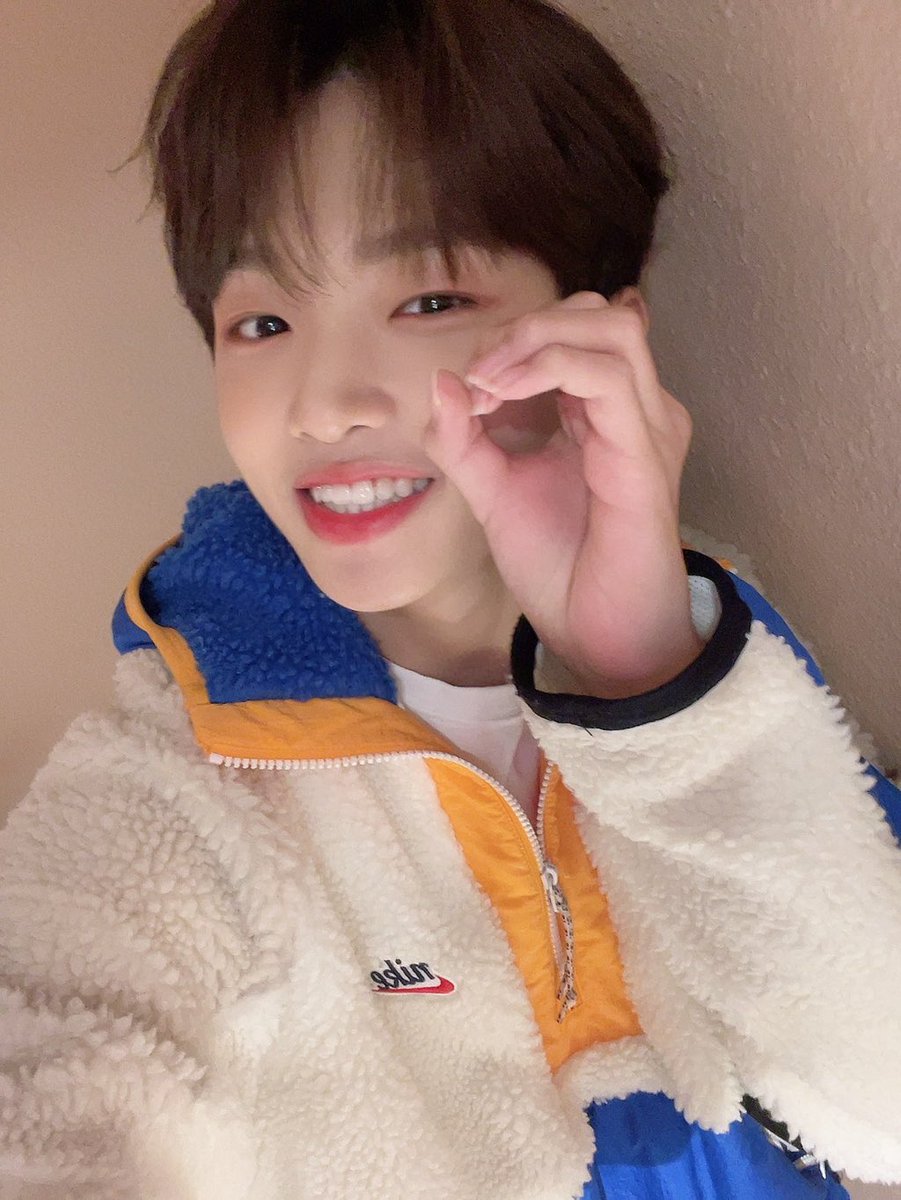 💌 tweet media