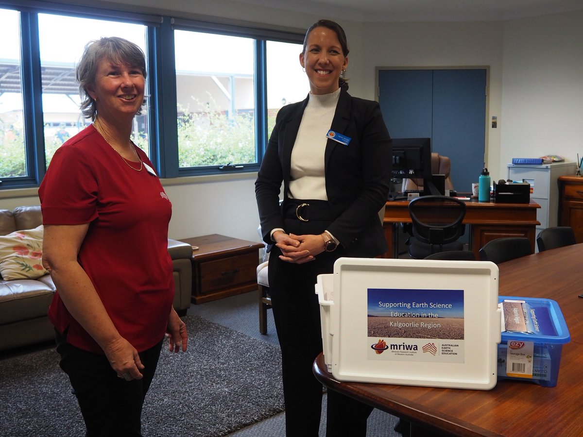 EarthScienceWA's tweet image. Schools are always very excited to receive the Earth Science kits donated by @MinResWA that we have been delivering this week. Here's the smiles captured when we delivered the kit to Goldfields Baptist College! #KalgoorlieEngagement thanks to MRIWA