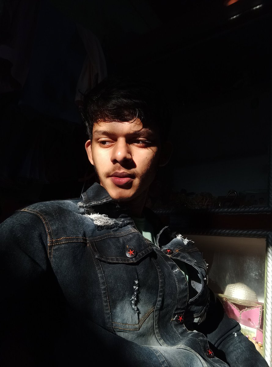 Sushant11291981's tweet photo. Keep your face to the sunshine and you cannot see a shadow.... https://t.co/7WYlIHgf7S