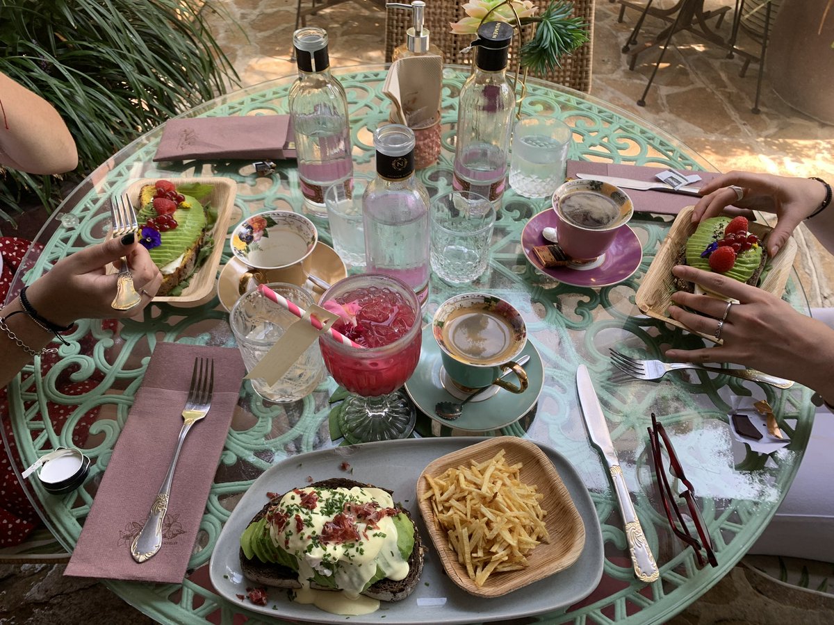 bidaiatraveler's tweet photo. Si aún no conoces la gastronomía de Madrid, ya estás tardando. ¿Qué tal una escapada el próximo fin de semana?🥑🥙
#COMM21 #comida #delicia #comida #happymoments https://t.co/MTkBpGEDkA