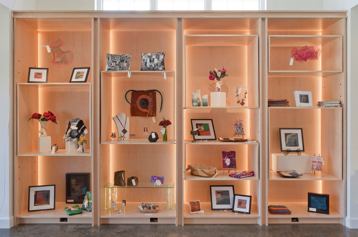 PaulLukezArch's tweet photo. The renovation of the LexArt Molly Harding Nye Gallery resulted in a simple but elegant space that accommodates the rich array of exhibit types that it hosts.

We thank all the members of the LexArt board for their collaboration, as well as the many contributors to this project. https://t.co/U54cJ4SZYo