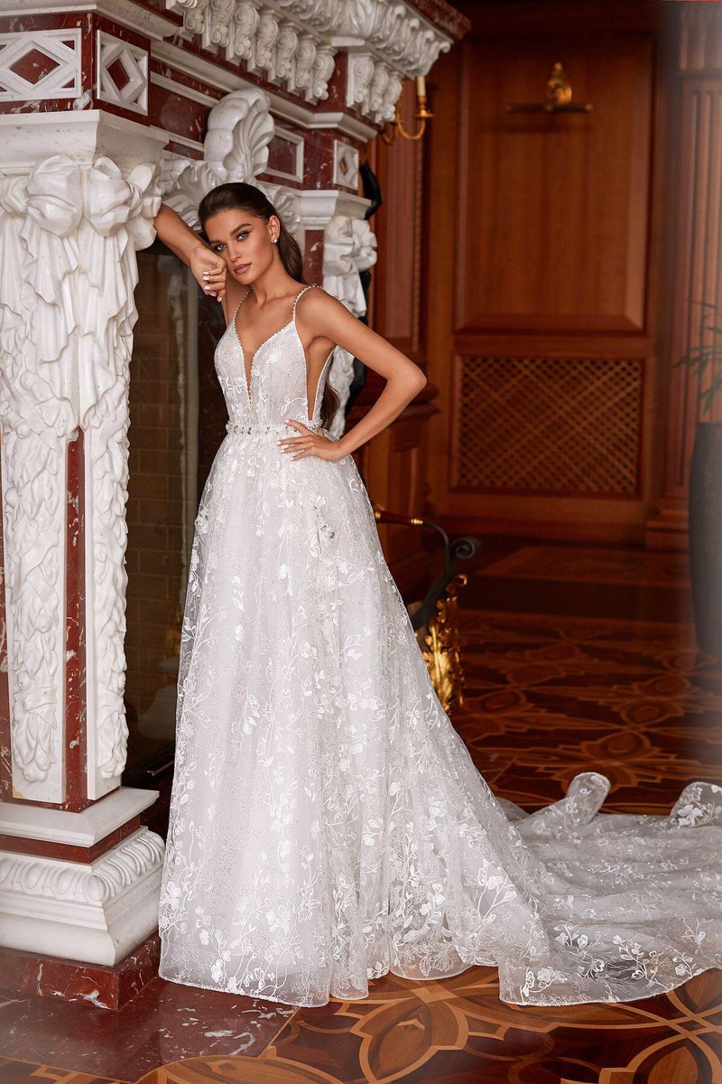 Grandeour | 3254
Your Triumph collection 

The sides of the corset are decorated with elegant insets of nude mesh, which creates a beautiful effect of bare skin. 

pollardi.com/catalog/pollar…
#wedding #weddingdress #weddingday