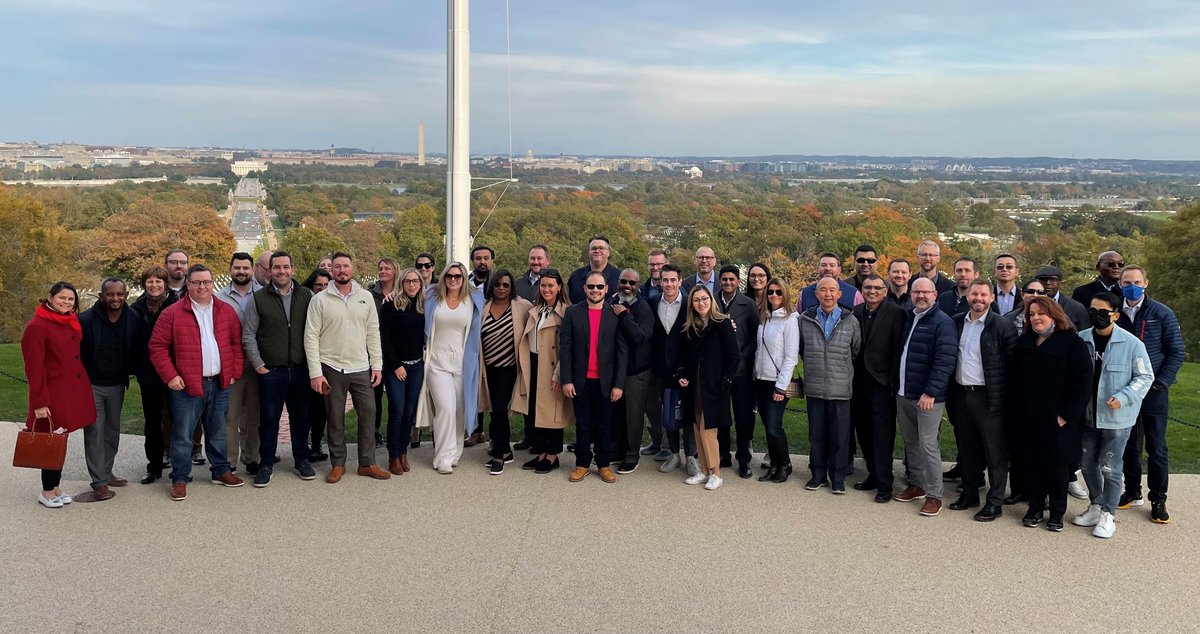 washuolin's tweet photo. Gen. David Huntoon of @BrookingsInst joins EMBA classes 56 & 55 on their weeklong DC residency connecting business+policy. Rebata Bolognesi, Alyssa Huffman & Dil Kebede were a day away from their DC residency in 2020 when travel shut down. We're happy they could join. #OlinNow https://t.co/TFVyptXneh