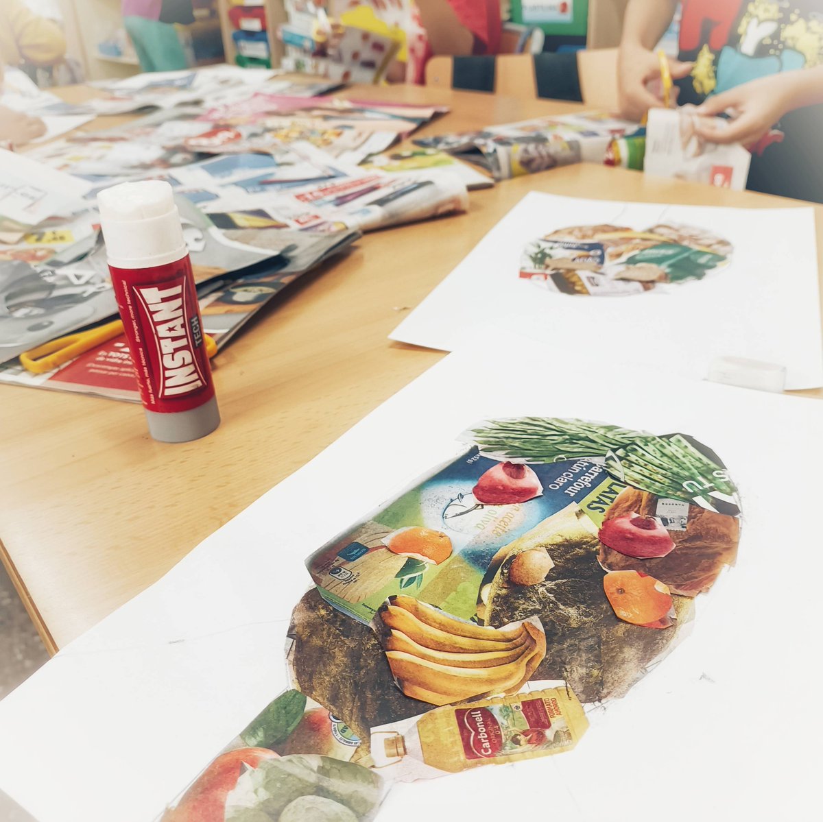 espriumontgat's tweet photo. A Cicle inicial hem treballat el retrat amb Pablo Picasso i Giuseppe Arcimboldo. Aquestes són les nostres obres d'art!
#espriumontgat #escolaactiva  #escolapublica #picasso  #arcimboldo #plàstica@SSTTMVO @CRP_baixmaresme https://t.co/f9AwFry5IN