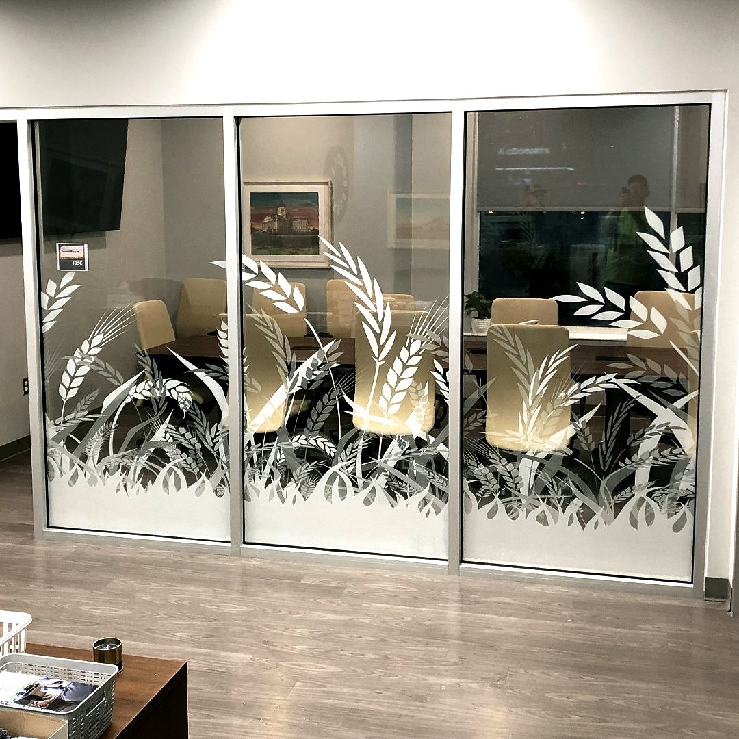 StarSignsLLC's tweet photo. Window graphics can be dynamic and add so much to a room! Check out these designs at the new #HeartlandHealth location on 6th in #LawrenceKS. #StarBuilt  #WindowGraphic #WavingWheat https://t.co/1ePldBnQxV
