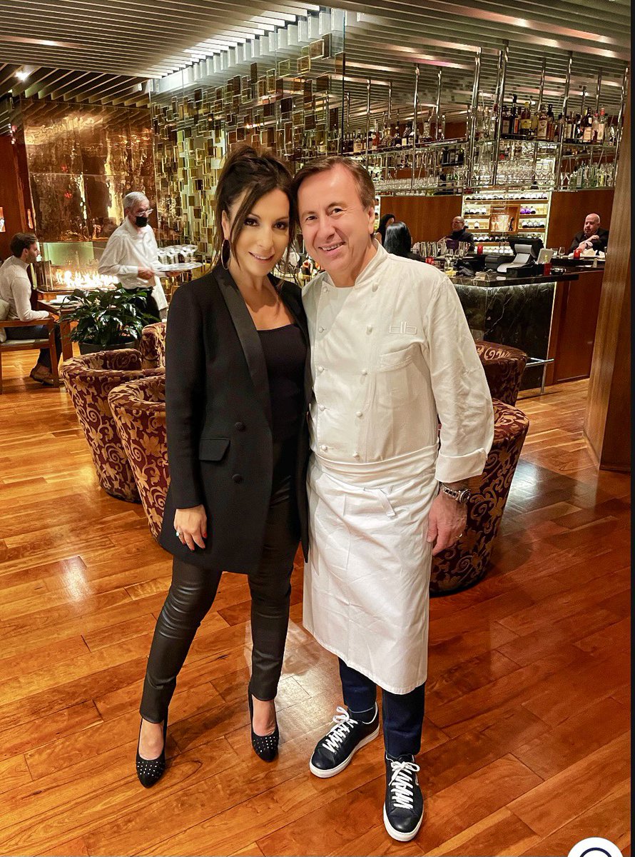 NatashaGargiulo's tweet photo. Great 2b back at in person dining events, even more exciting when you get to host the culinary experiences w/ legendary & world renowned Chef @danielboulud ⭐️👌🏼 @visaca #InfiniteDining #maisonboulud @RitzCarlton #ritzcarltonmontreal
Happening thru out Canada
🍷Au plaisir 💋 https://t.co/5DdAX8u5pX