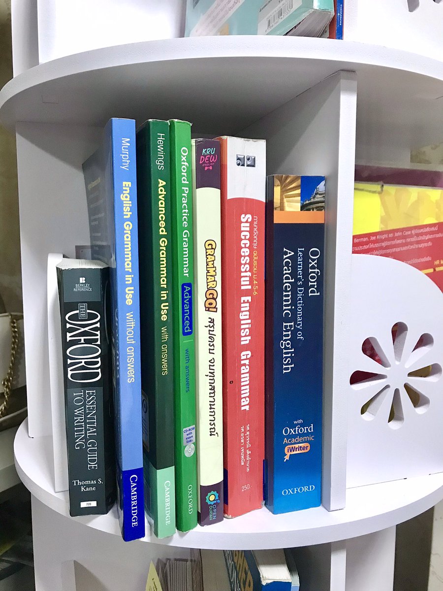 SoSplendidPM's tweet photo. ✏️📘✨เธรดนี้ แนะนำหนังสือแกรมมาร์ภาษาอังกฤษ สำหรับคนที่ลังเลว่าจะซื้อแบบระดับกลาง intermediate ก่อน หรือจะจัดระดับยาก advanced ไปเลยดีน้าา📗📝🖇️

(ยาวแต่มีประโยชน์นะคร้า) https://t.co/hJnTxdjIUb