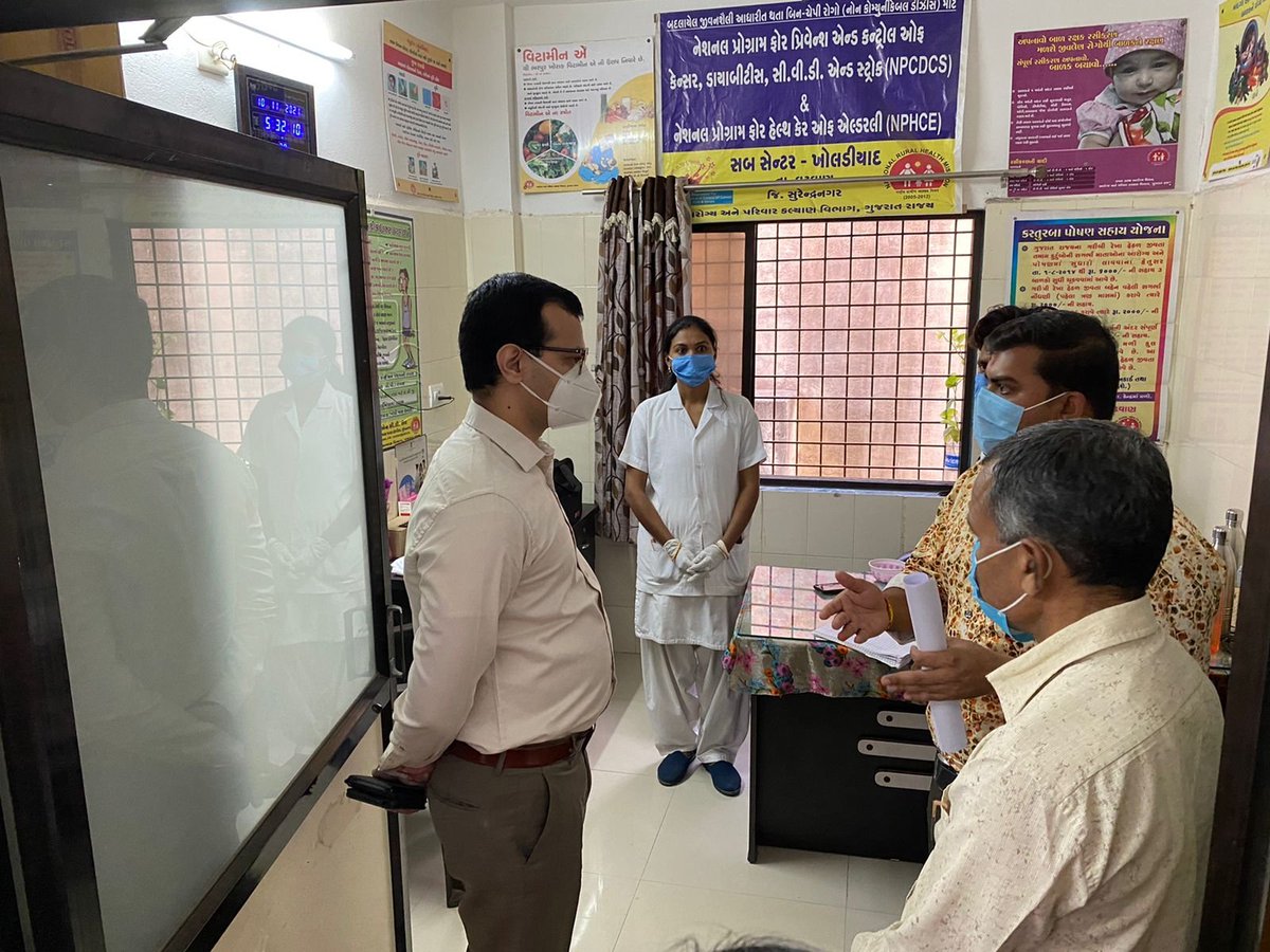 CollectorSRN's tweet photo. આજરોજ પેટા આરોગ્ય કેન્દ્ર, ખોલડીયાદ ખાતે ચાલી રહેલ વેકસીનેશન કેન્દ્રની મુલાકાત લેવામાં આવી.
@CMOGuj @pkumarias @munjpara_dr @InfoGujarat @Info_Srn https://t.co/XfK7WwgT8t
