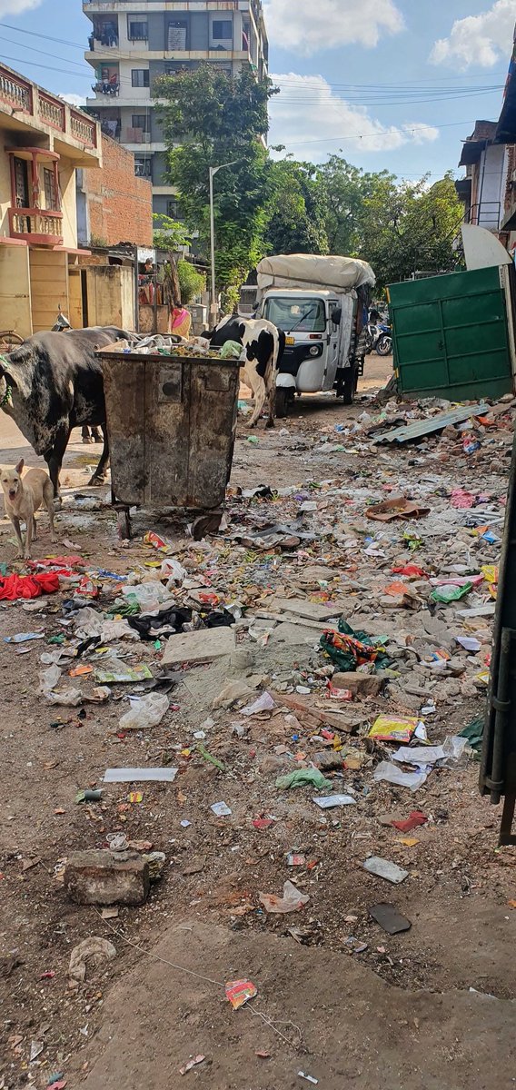 nimitag26's tweet photo. @AMCAhmedabad @Mukeshias 
Sir, I've been facing a huge issue since the past 4 years. The locals nearby my factory at Agrawal Estate (Gulabnagar) keep dumping their garbage outside my premises. Even after numerous complaints to AMC Amraiwadi there's been no solution.
Kindly revert https://t.co/TdPTTpfJ6N