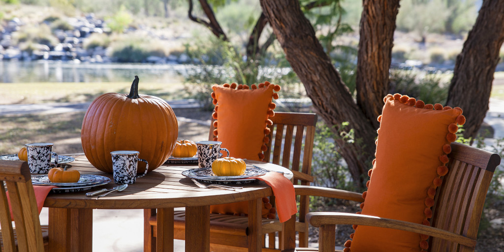 GoldenRabbitUSA's tweet photo. Falling for outdoor entertainment with bright &amp; durable porcelain on steel dinnerware!
.
.
.
#GoldenRabbit #OutdoorScenes #DurableEnamelware #ShatterproofEnamelware #SteelDinnerware https://t.co/ad2b16IREF