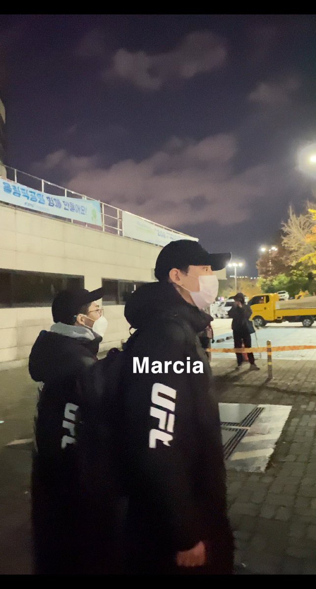 Ioeysite's tweet photo. some #CHANYEOL updates from today !!!!!¡ https://t.co/q4nfl5l0HA