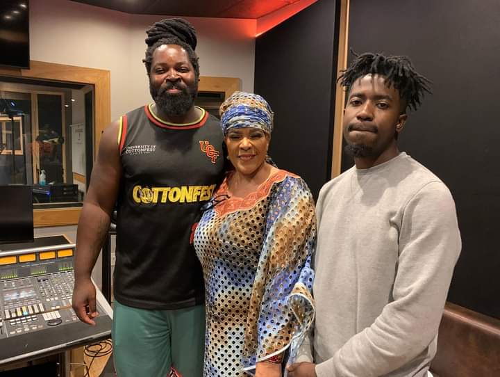 drdeborahfraser's tweet photo. Good day Africa.... Niye nacela a collaboration between @BigZulu_ZN and Myself.... Sinilalelile bantwana bami.... Sekwenzekile. 🙏🏽❤ https://t.co/oJo1Gm4uLu