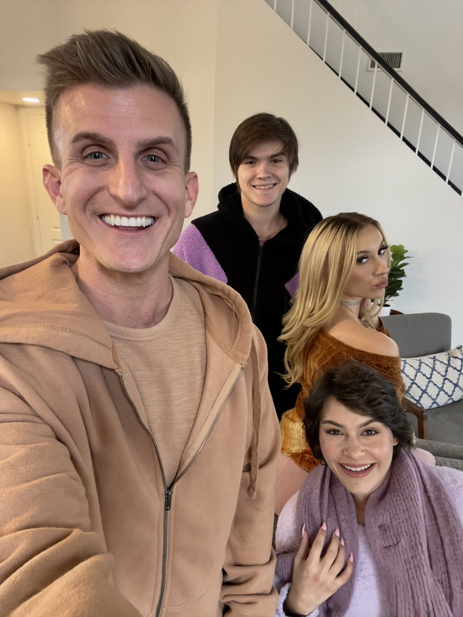 Oliver Faze on X: 🍑Humpday🍑 With these beautiful people ❤️@jazminluvxxx  @TheNicoleAria & @TylerCruiseXXX❤️ 🎞 : @TeamSkeet 🎥: @brotherlovexxx  t.coWqZVsqssy1  X