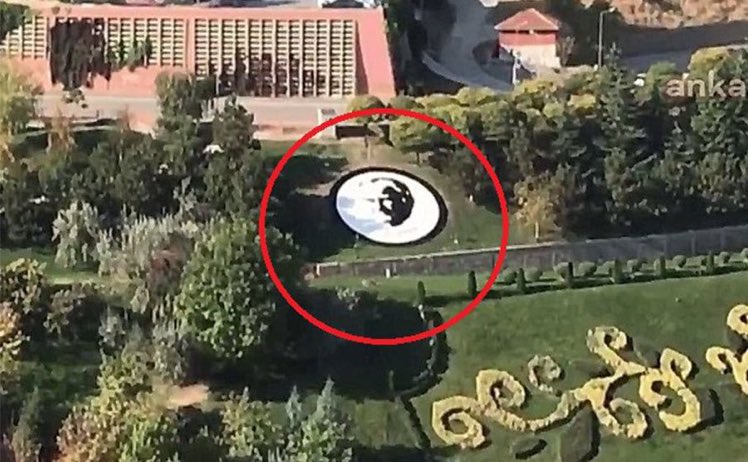 Mansur Yavaş "bayram hediyesi olarak" Melih Gökçek'in evinin karşısına Atatürk portresi yaptıralı 3 yıl oldu