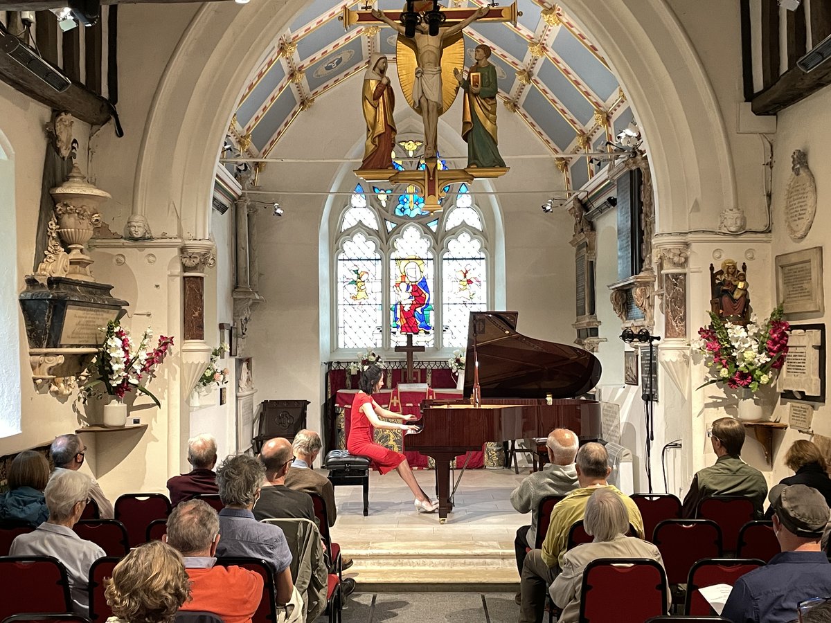 Here’s a list of piano recitals before summer at St Mary’s Perivale - 46 solo, 6 duo, 3 talks and  Mozart fest- 18 pianists.  All broadcast in HD – all free.  Most of the best pianists !   Have a look.  st-marys-perivale.org.uk/events-pianore…
