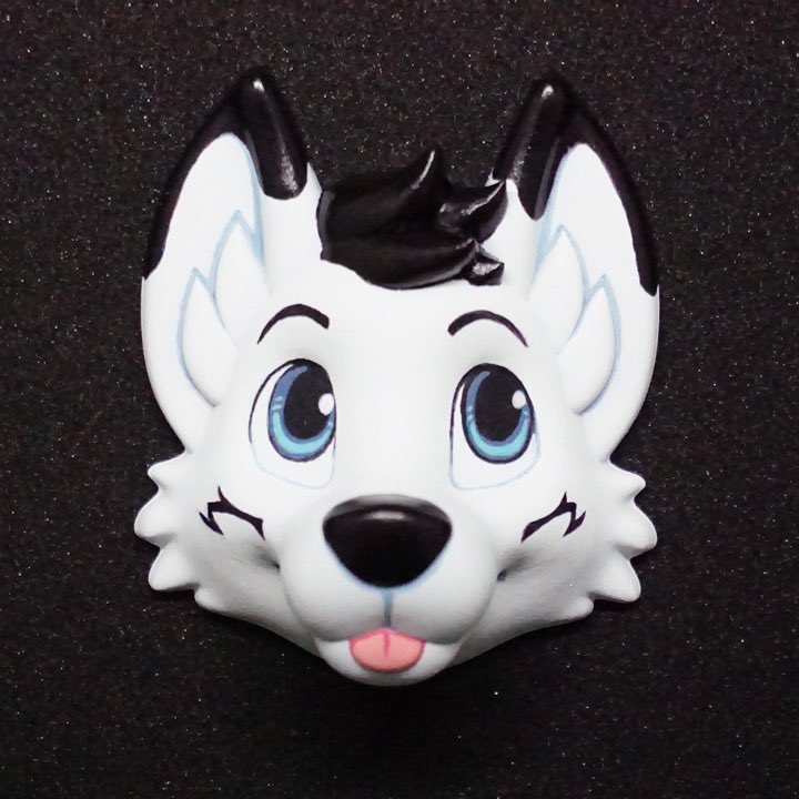 Fridge magnet doggos would like to inspect your food 🐶🐶. Commission work
