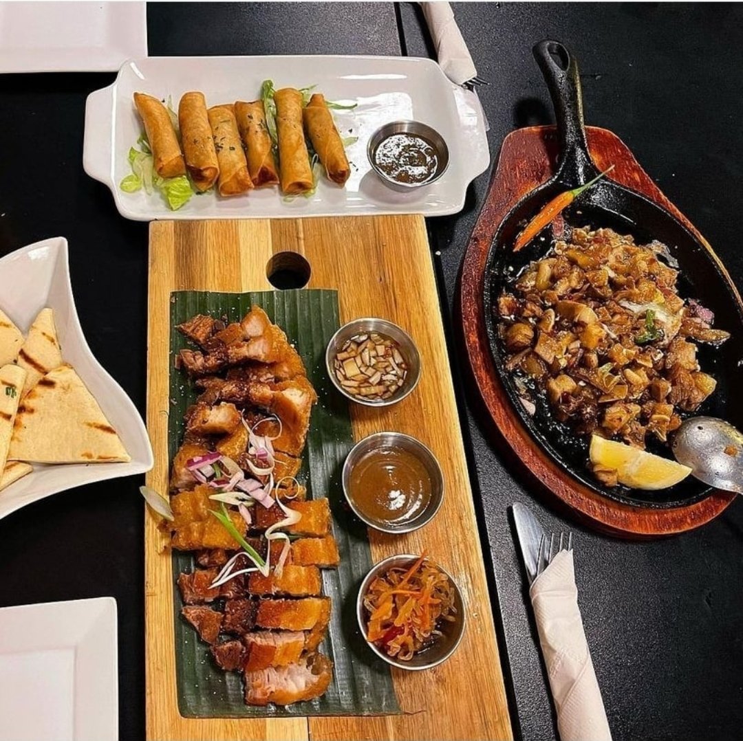 If you still have not tried Filipino food...you have to try the classics! 
Our popular apps: Lechon Kawali (Crispy Pork Belly), handmade Spring Rolls, and Sizzling Sisig! 
📷: @ dhoinkx (Instagram)

#FilipinoComfortFood