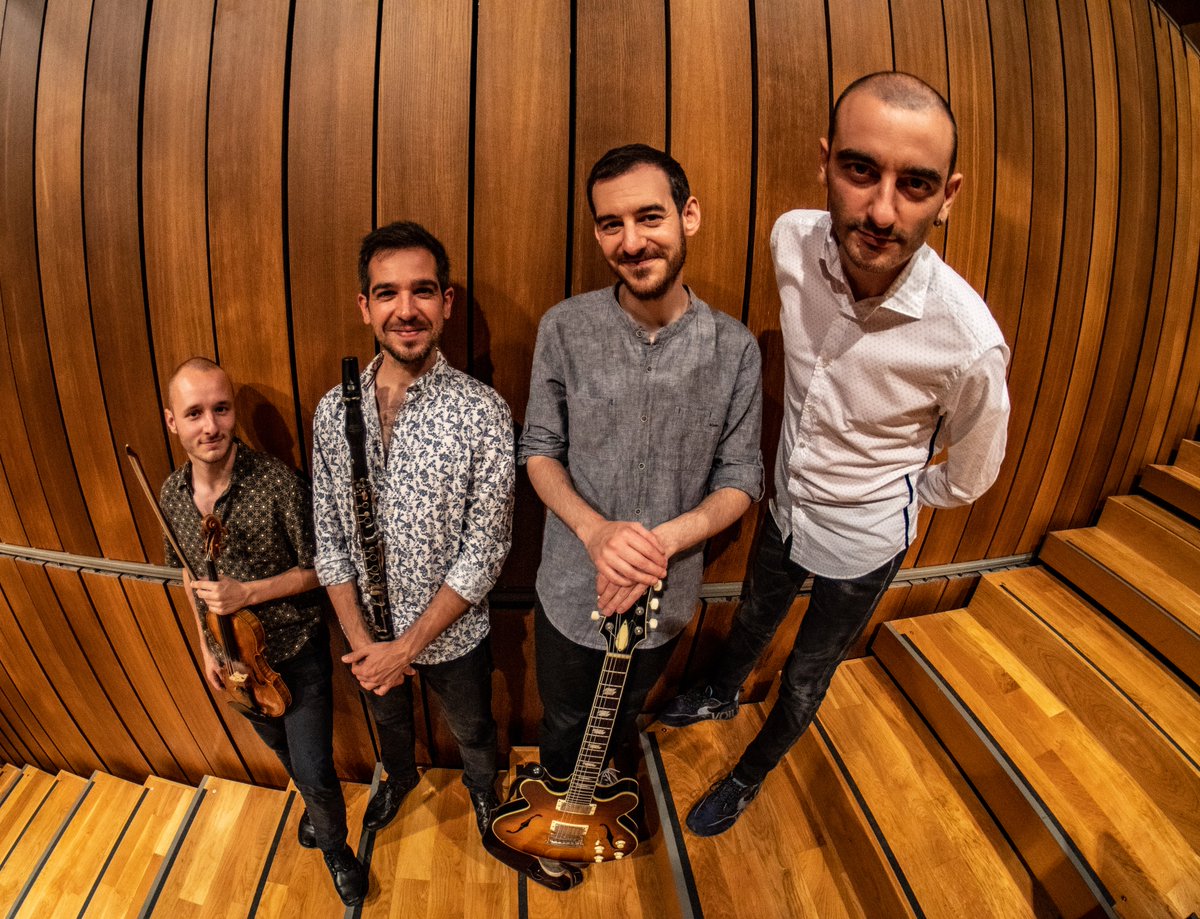 nestorgise's tweet photo. La Néstor Giménez Pocket Orchestra som:
@jaumeguri, violí
Gabriel Amargant, clarinet
Adrià Plana, guitarra elèctrica
i jo, piano

Aviat més info!
#SeedJazz https://t.co/2O7hGUjdMk