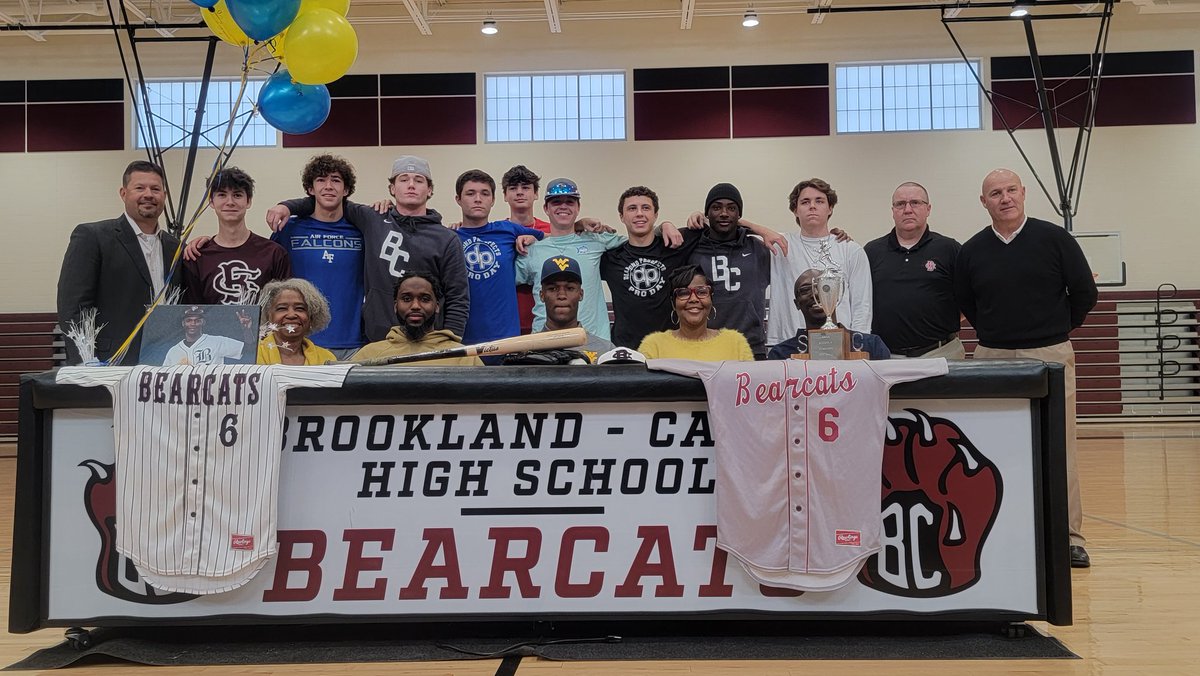 Lou Bezjak tweet media