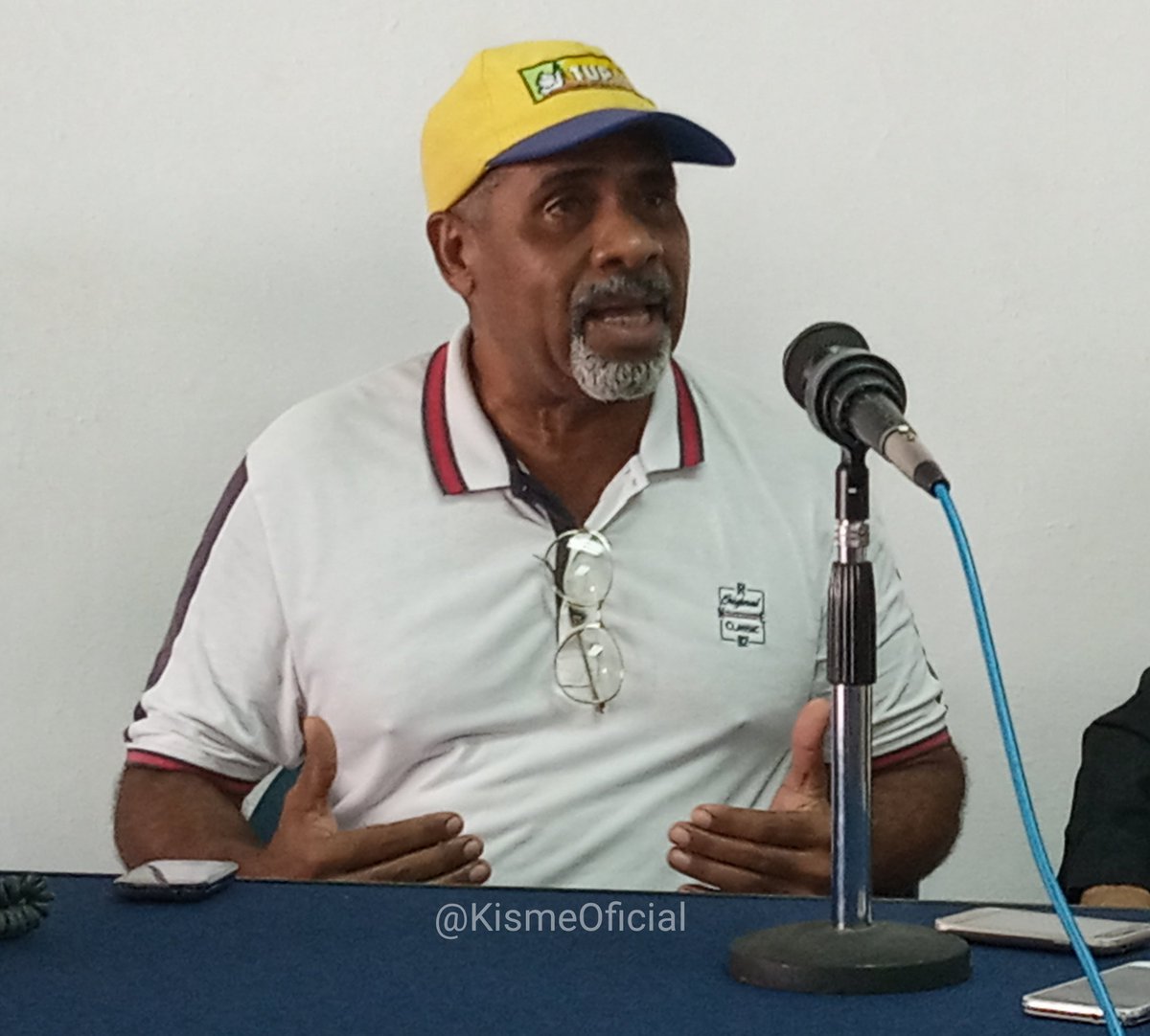 KismeOficial's tweet photo. #10Nov #Amazonas El partido regional #TUPAZ, quien llevaba a Antonio "Mimi" Escobar como candidato a la gobernación, decidió unirse a la #MUD. Así lo anunció en una rueda de prensa desde su comando de campaña en el centro de #PuertoAyacucho. https://t.co/AlGnsX6R7S