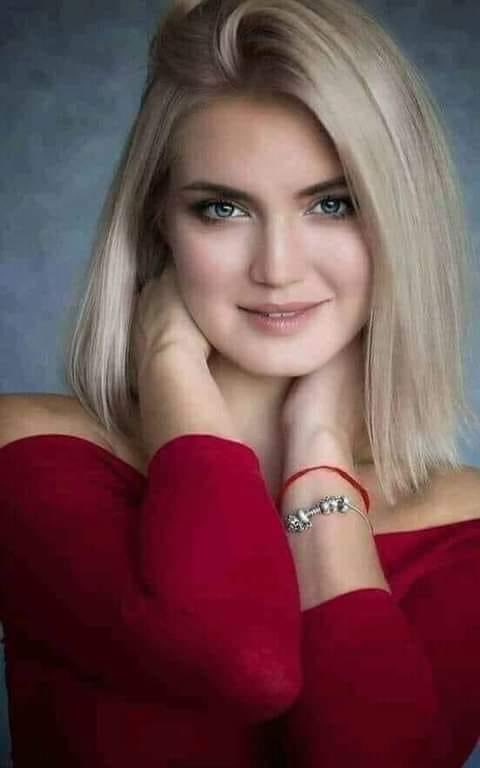 مثل طلة گمر محبوبي وجهه
هجرني  ونار  بالدلال  وجهه
اذا  عندك  نقد  بناء  وجهه
ومقبول النقد  منك  عليه