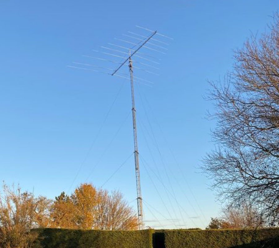 InnovAntennas's tweet photo. The now legendary BOLPA - Band Optimised Log Periodic Array by InnovAntennas. Hear a big gun on HF, chances are they have one! #bolpa #logperiodic #hamradio #antenna #antennas #yagi https://t.co/hlxwDuXDJA