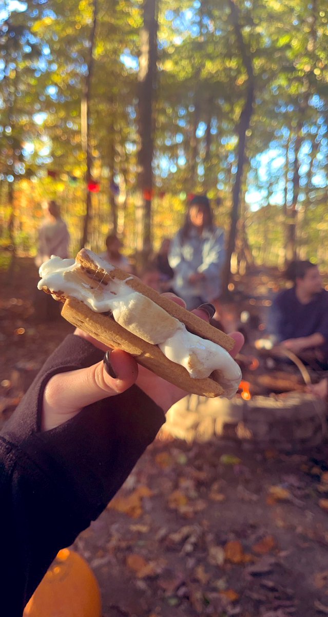 Fiona__McNamara's tweet photo. wish we could have s’mores every day!!!! #eloned #core4240 https://t.co/6fTDKiSFau