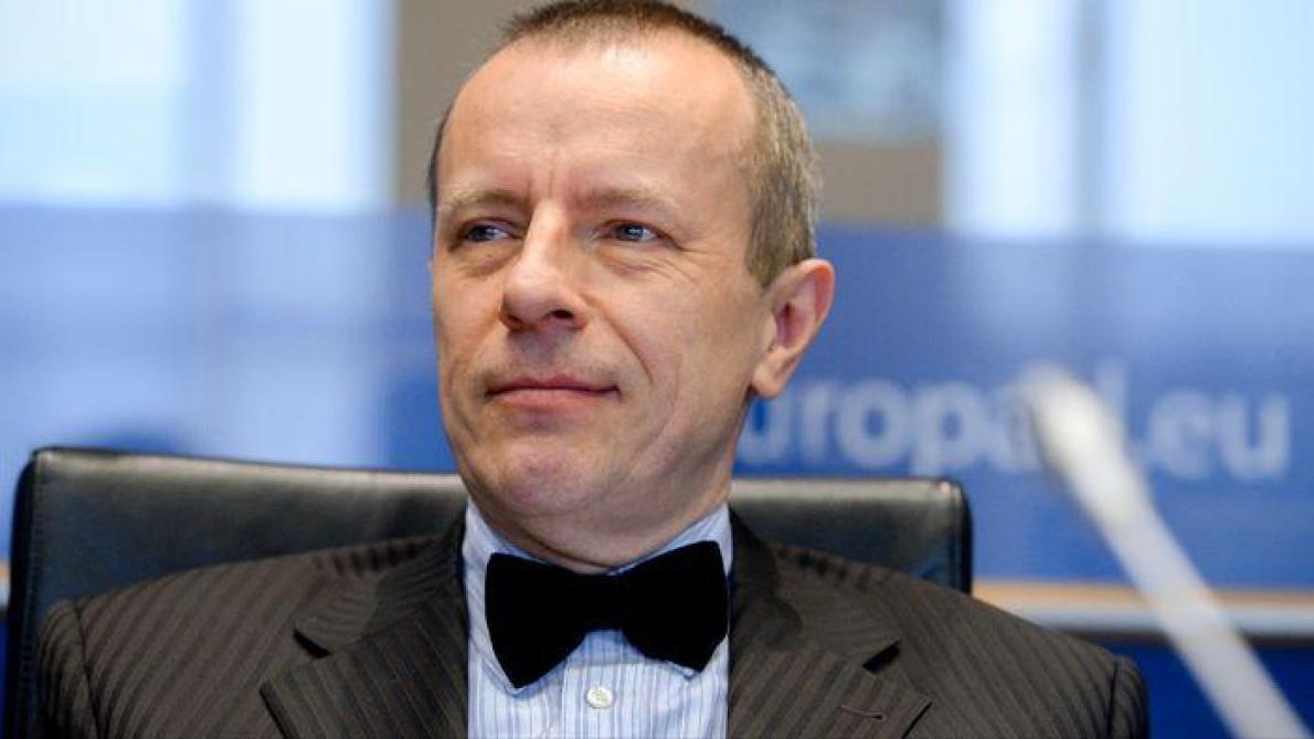 Verfassungsblog's tweet image. The ECJ’s judgment in the Pinxten case reveals multiple misfunctions at the top of the European Court of Auditors. Curiously, it won't be published and has not been translated.

FRANKLIN DEHOUSSE explains why this case is relevant to all EU institutions.

verfassungsblog.de/the-multiple-e…