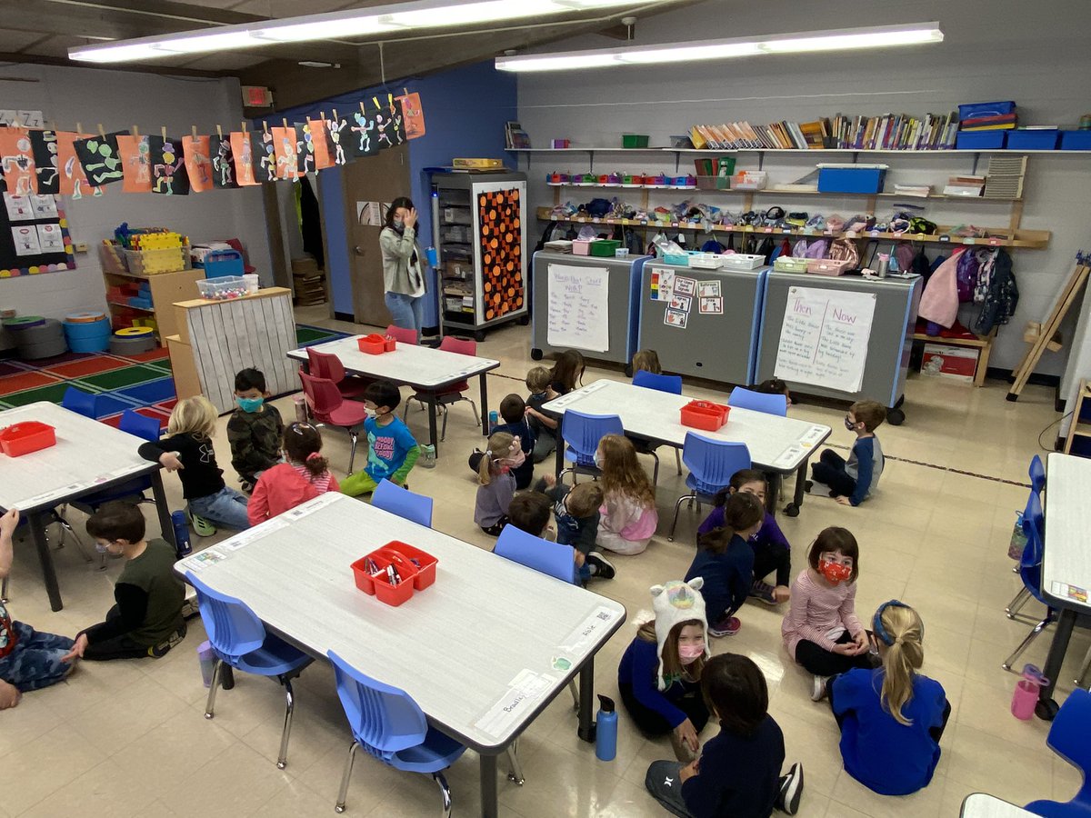 Kinders in Ms. Zwirn’s class are doing an awesome job CHAMPing out this <a href="/KaganOnline/">Kagan Publishing & Professional Development</a> structure. #StandupHandupPairup is a great team builder to start the day!  Thanks for letting me visit <a href="/zwirnh/">Hannah Zwirn</a> #SherwoodShines112 #112Leads <a href="/SherwoodPandas/">Sherwood School</a> #nssd112teachers