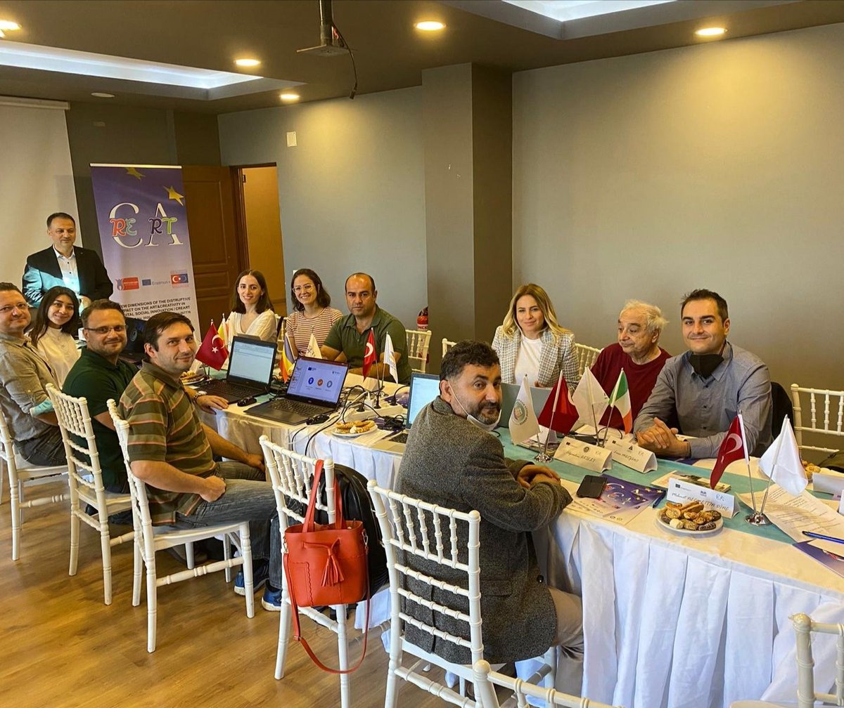 Saricam_HEM's tweet photo. 🇹🇷 Türkiye Ulusal Ajansı tarafından desteklenen 🇪🇺#ErasmusPlus #CreArt projesinin başlangıç toplantısı Mersin'de gerçekleştirildi.
Proje No:2020-1-TR01-KA227-ADU-097776
Bilgi için👇
crearterasmus. eu
@ulusalajans @epaletr @AdanaMem #yetiskinegitimi https://t.co/6tFVYkGfcP