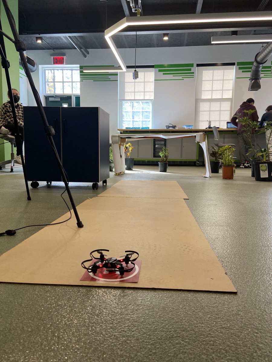 MrEspoTech's tweet photo. Drone Flight Challenges with @Ridgedale_STEM @FlorhamParkSD #stem #codrone https://t.co/nlfMAGluPq